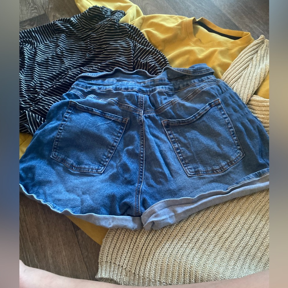 Clothe bundle - Picture 2 of 7